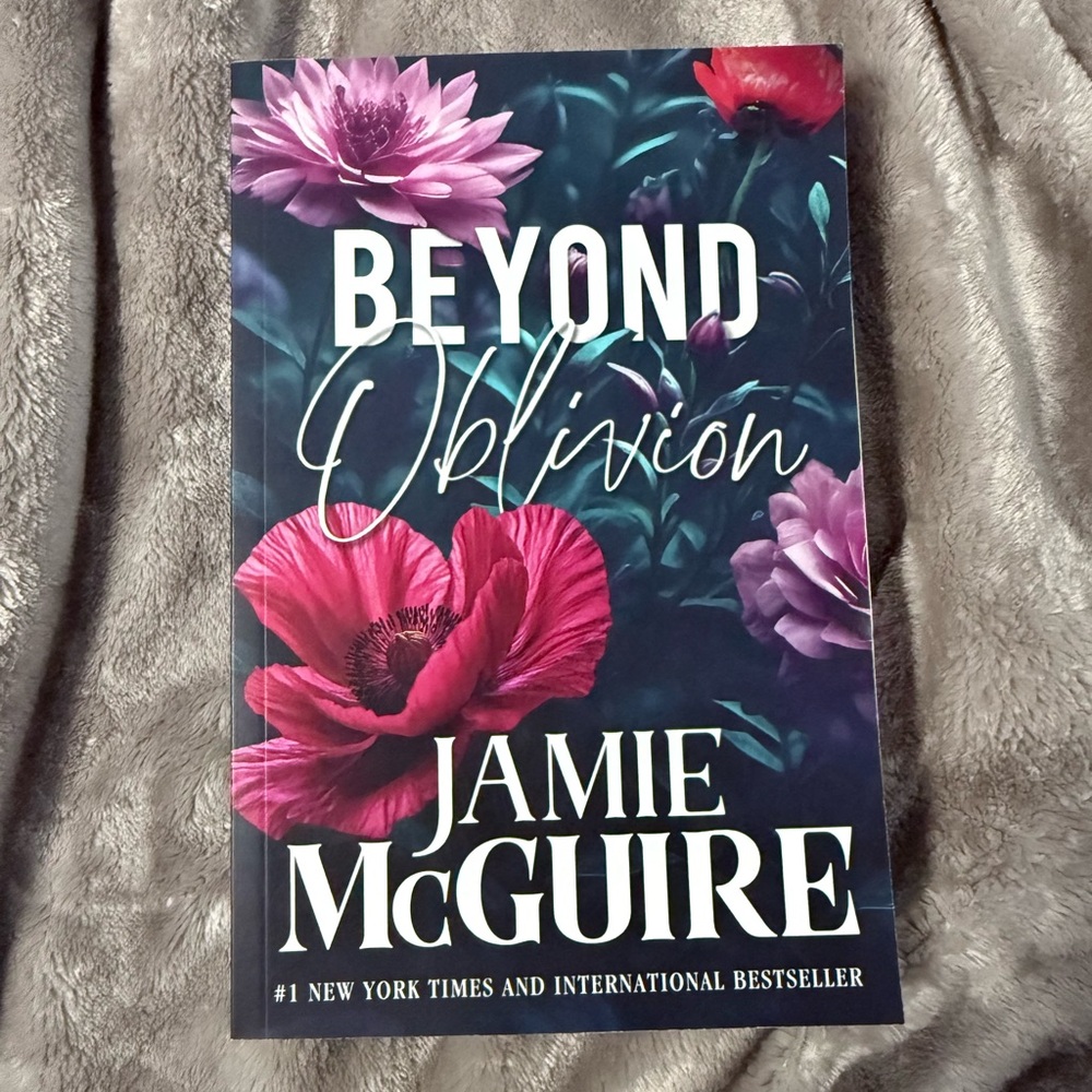 Beyond Oblivion by Jamie McGuire - Floral Cover